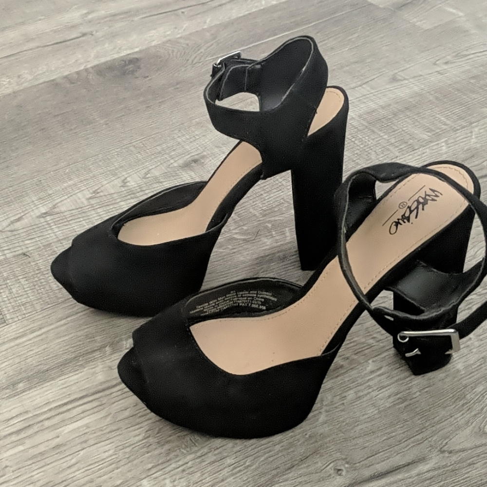 Mossimo Suede Heels